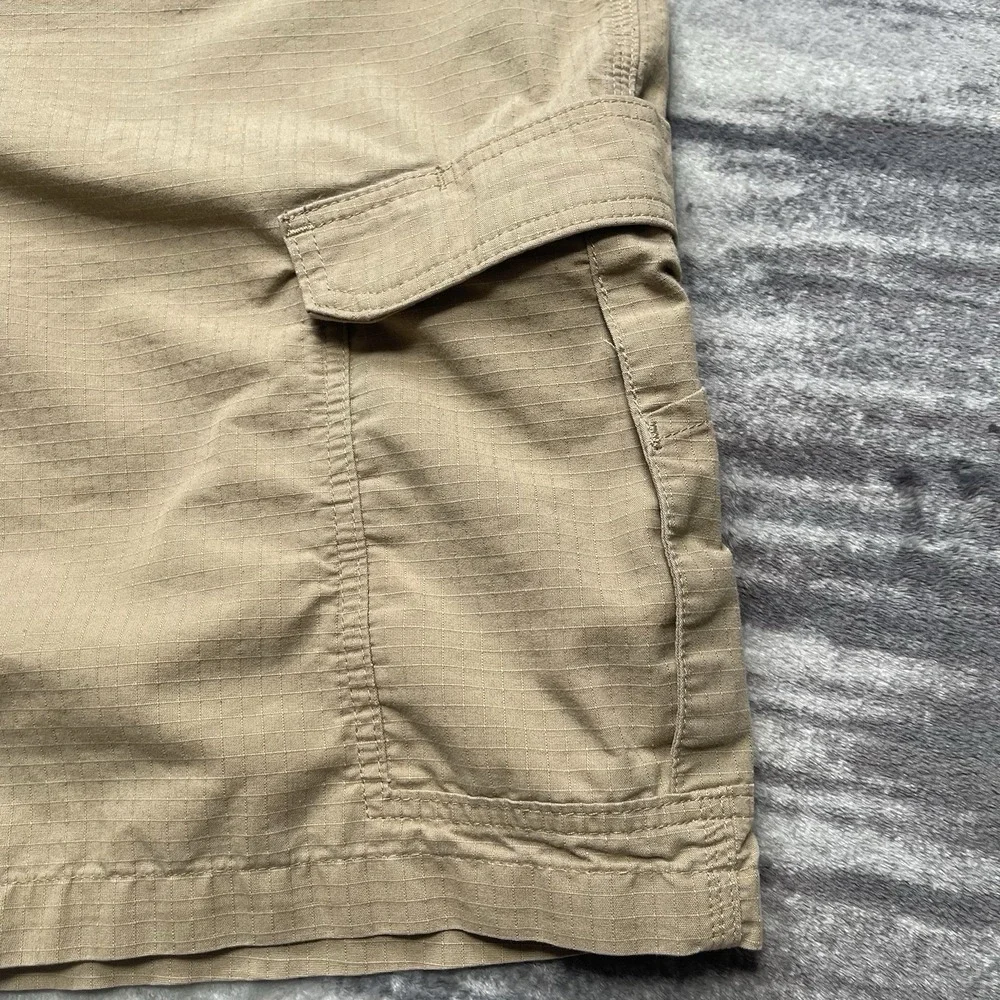 Carhartt Men's Relaxed Fit Cargo Shorts Brown Size 48 Work Pockets Inseam 11